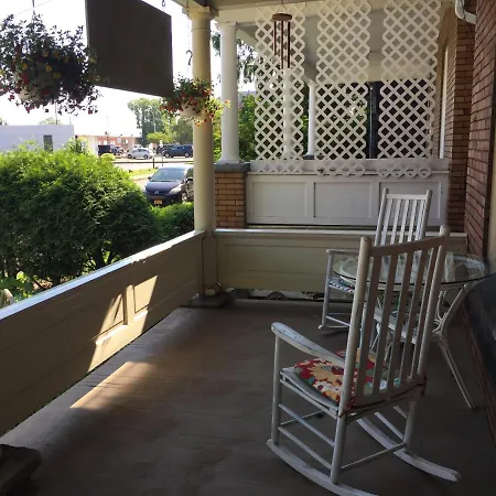 Wanderfalls Guesthouse & Hostel-3